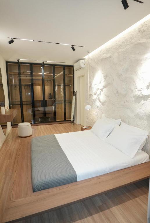 Lumino apartment, Tirane