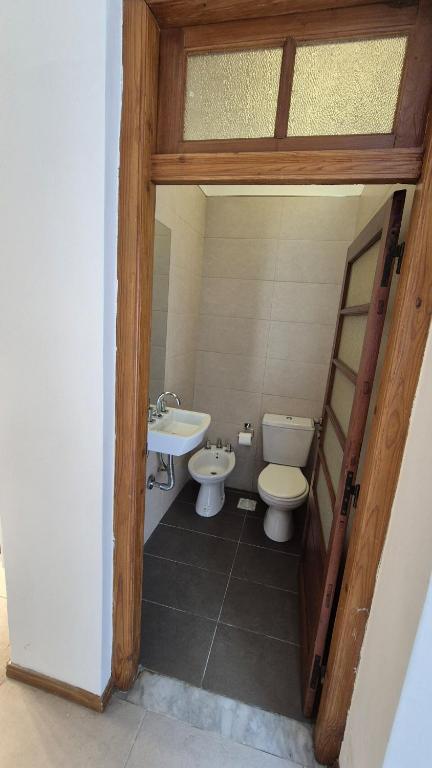 Laprida House Restored to New on the ground floor Casa Restaurada Laprida Planta Baja con ingreso independiente - 2