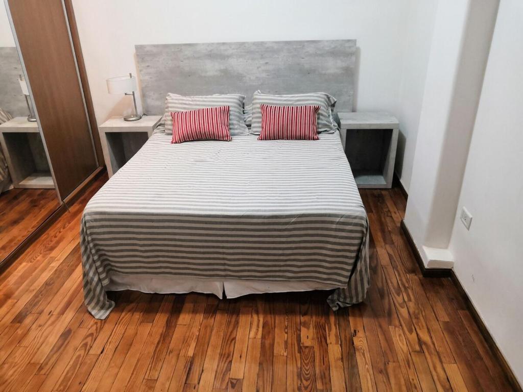 Laprida House Restored to New on the ground floor Casa Restaurada Laprida Planta Baja con ingreso independiente - 5