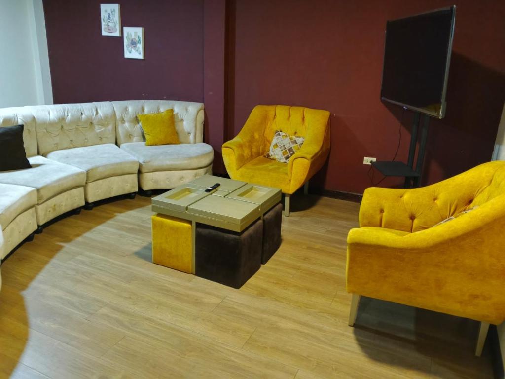 Hermoso departamento con Terraza y dos dormitorios en el centro histórico de Cuenca - 3