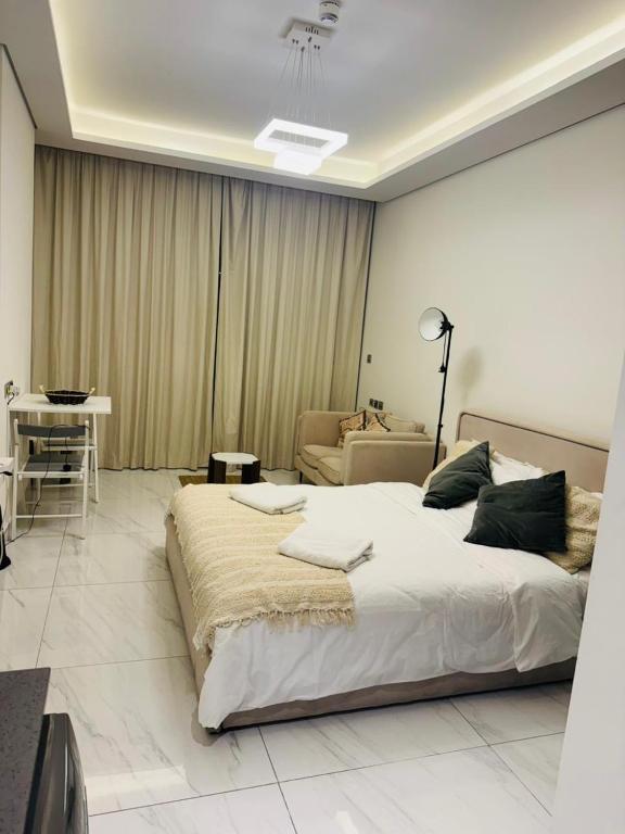 Modern Studio Retreat in Al Barsha South Dubai, Dubaï