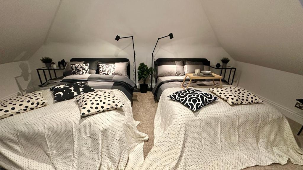 4-bedroom House for mid&long term stays, Old Kilpatrick