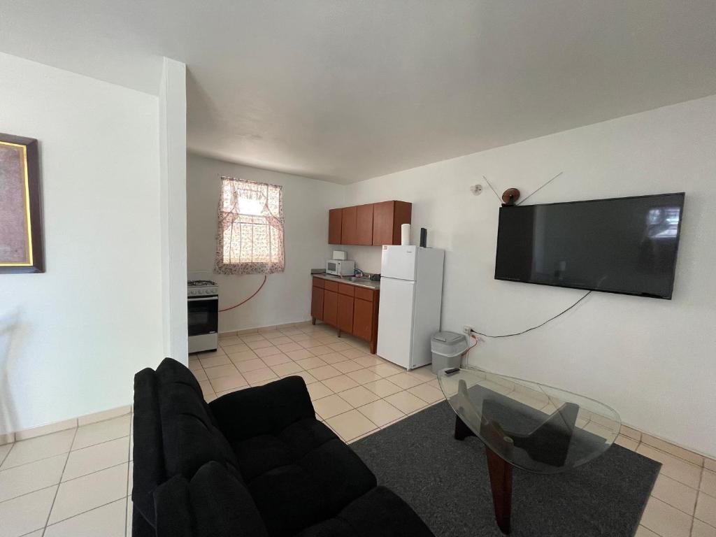 Cozy Basic Apartment in Levittown, Levittown