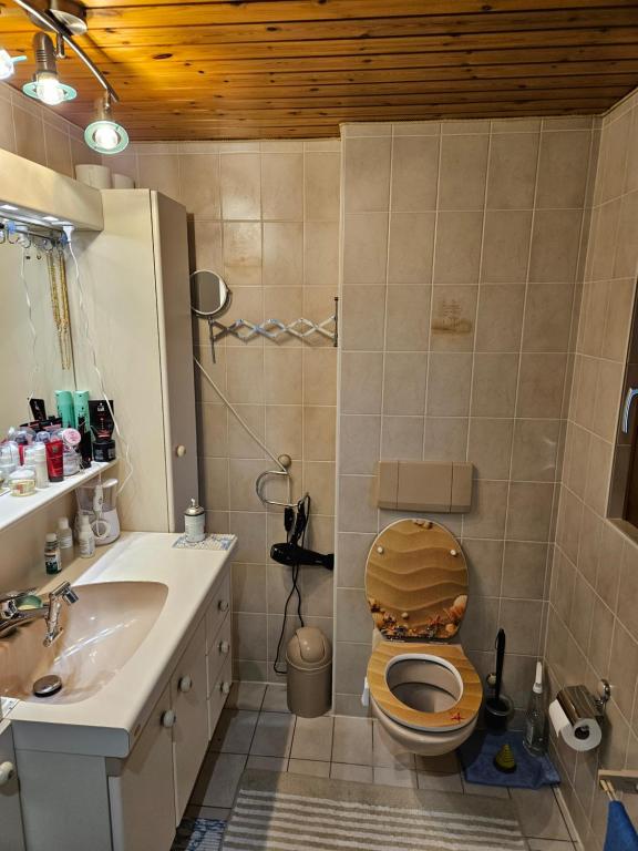 1 chambre jaune dans une maison privé, Vernayaz