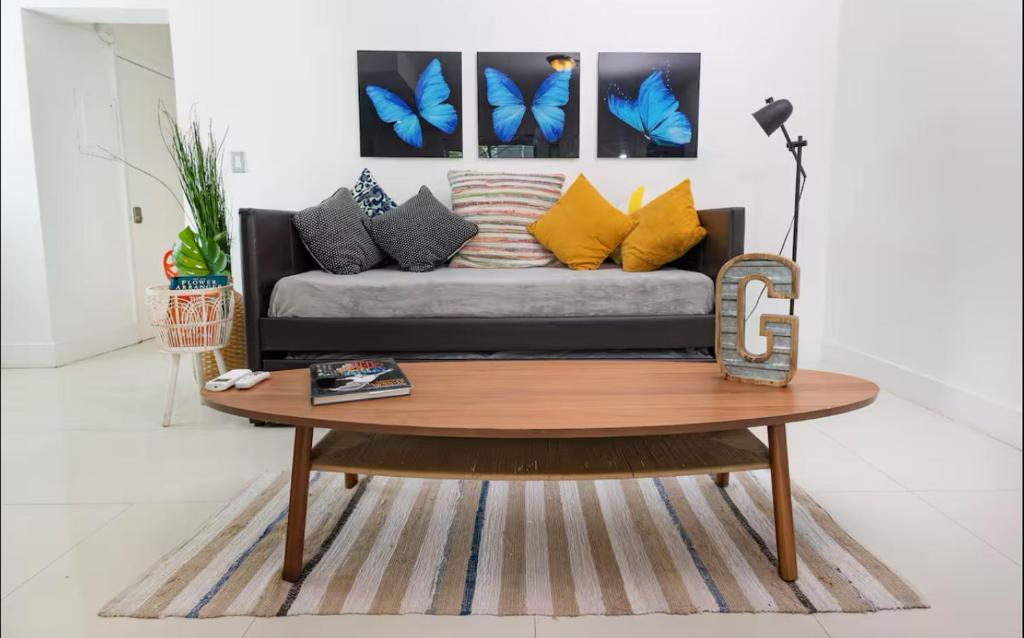 GroveO6 10 minutes from the Beach, Miami