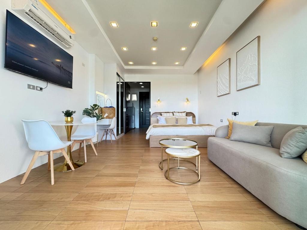Modern Seaview studio apartment, Ban Karon