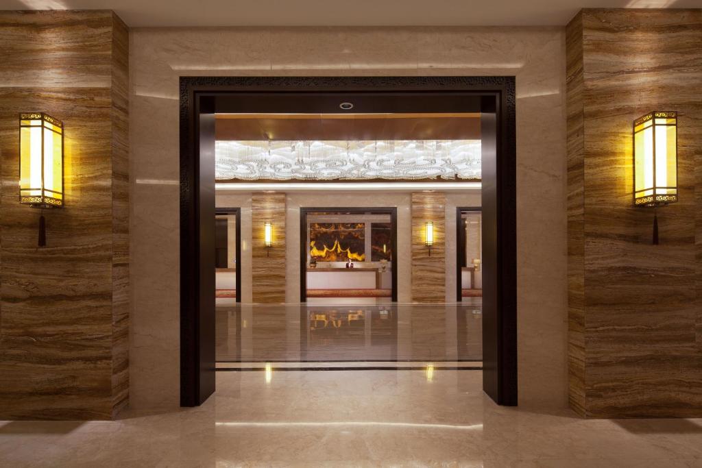 Regal Airport Hotel Xian photo