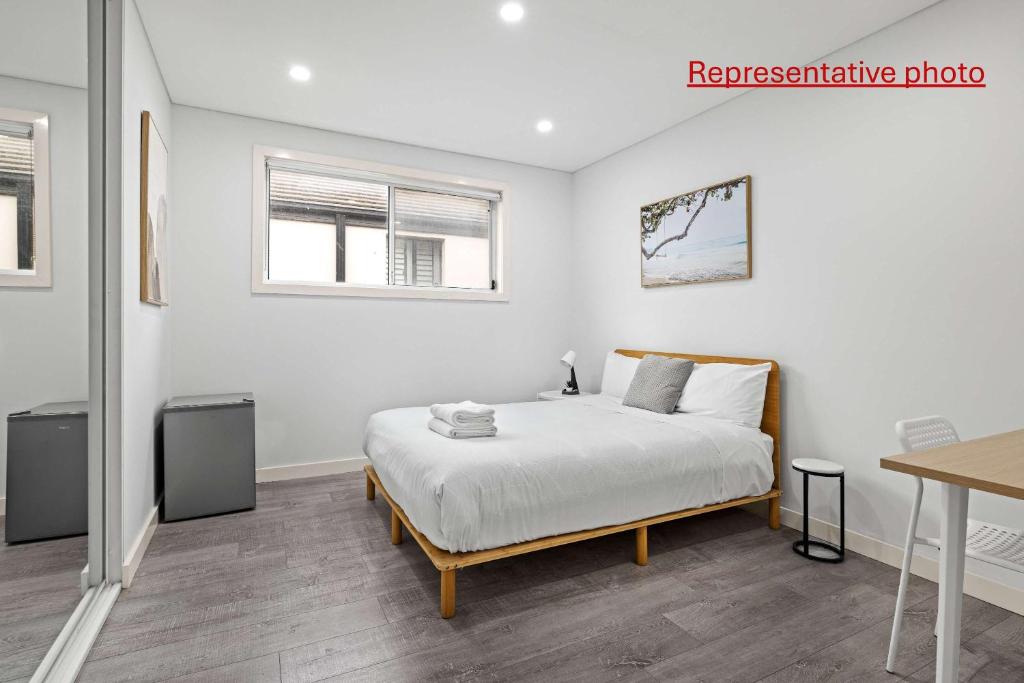 Sleek & Comfortable Double Room at Revesby with Shared Amenities, Revesby