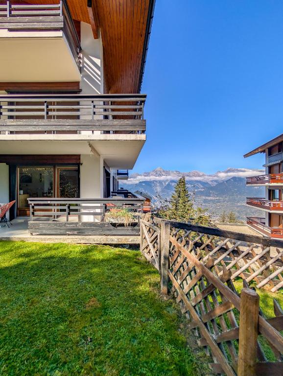 Cosy Centered with Garden and View in Veysonnaz - 4