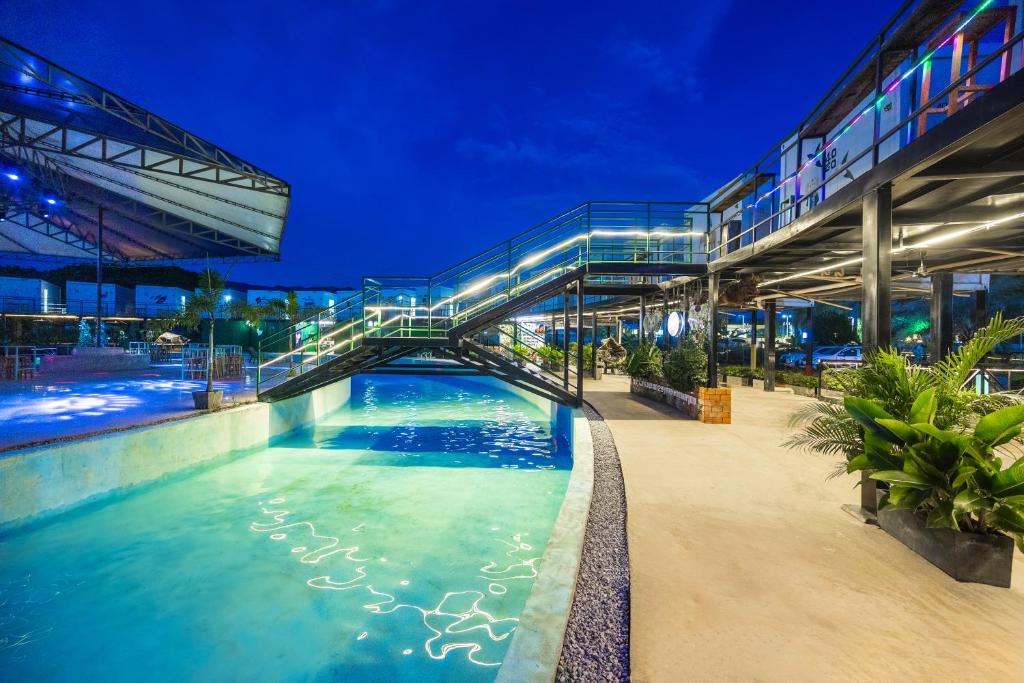 Pool Party Hotel 이미지