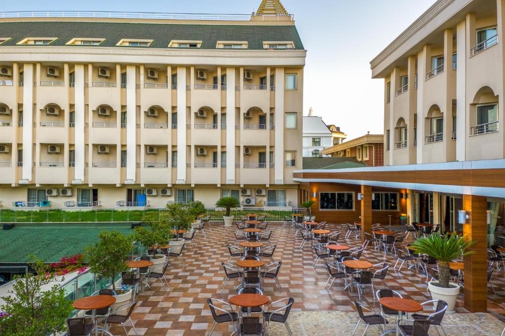 Calimera Hane Garden Hotel — Hotel building in Side