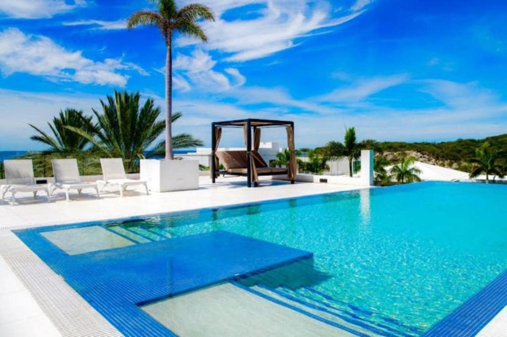 An oasis in the bay, Blue Bay