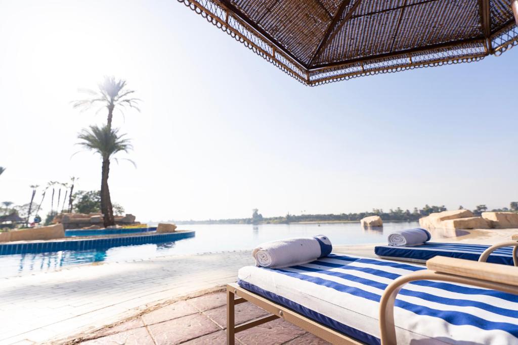 スイミングプール