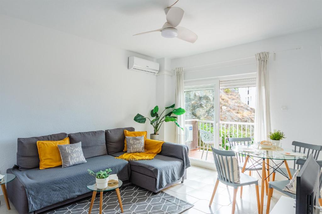 Bonito apartamento junto al mar - 1