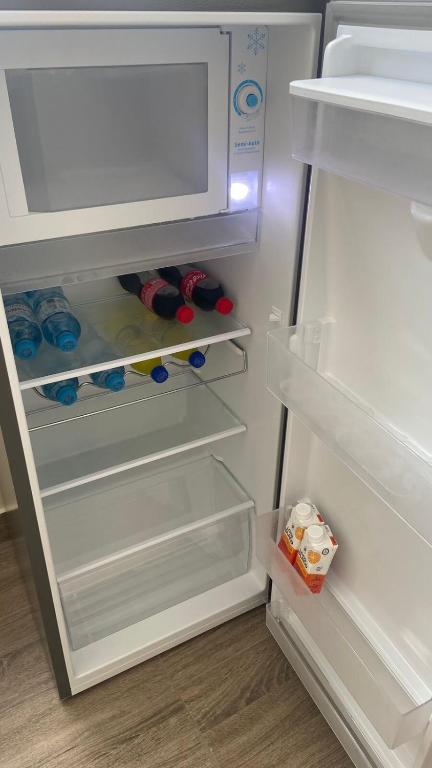 Cozy and modern studio close to the beach - 3