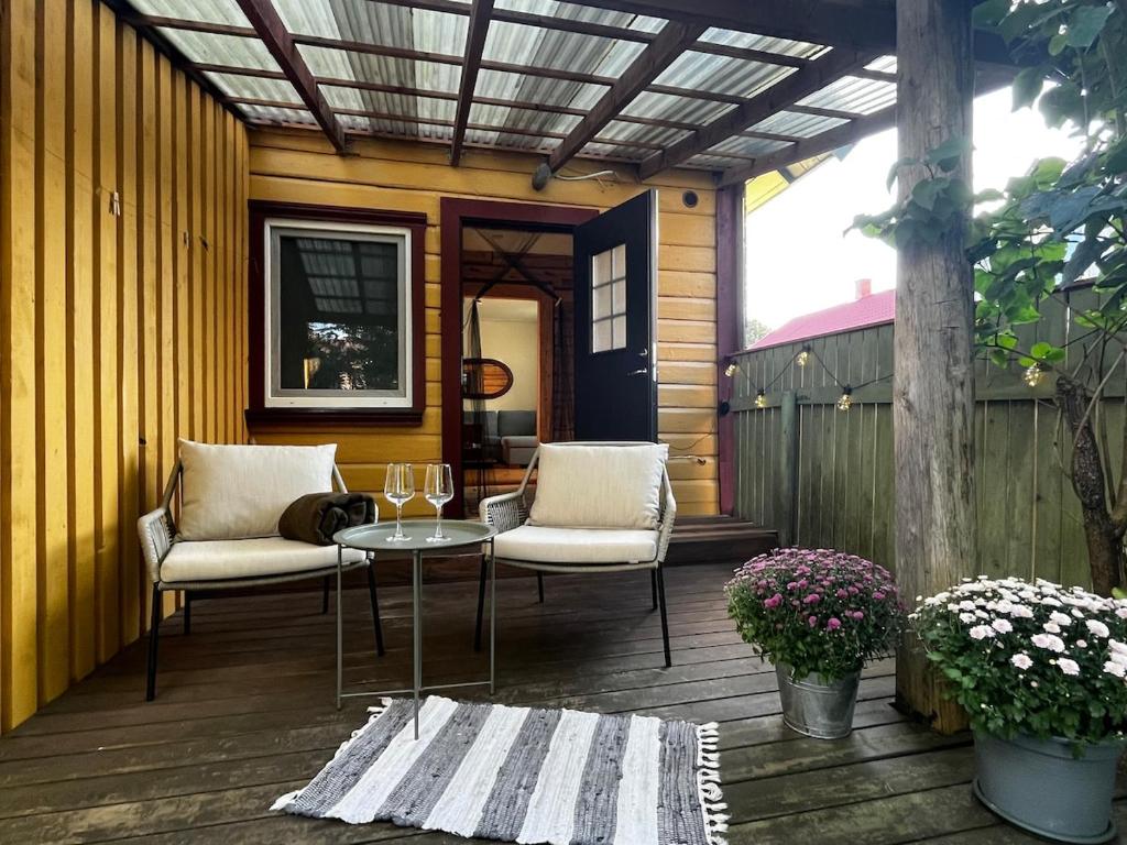 Cozy Autumn Getaway With Private Garden & Terrace, Pärnu