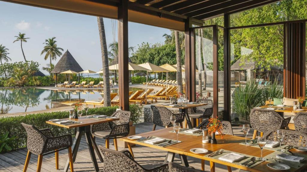 Four Seasons Resort Maldives at Kuda Huraa — Restaurant & bars in Kaafu Atoll, Kaafu