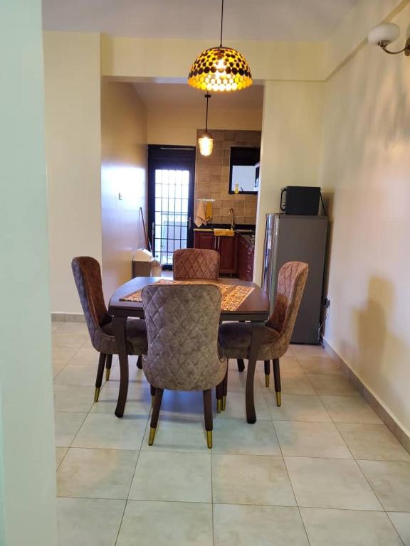 Pearl's and Olive's, Kampala