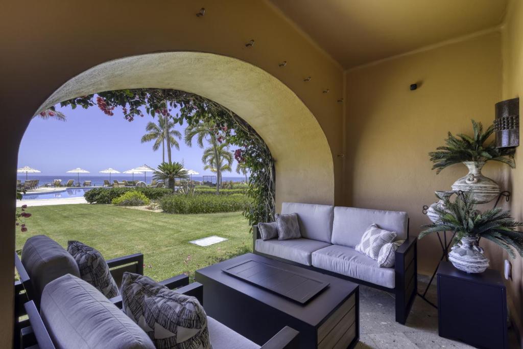 Beautiful Beachfront Condo With Spectacular Views - 2
