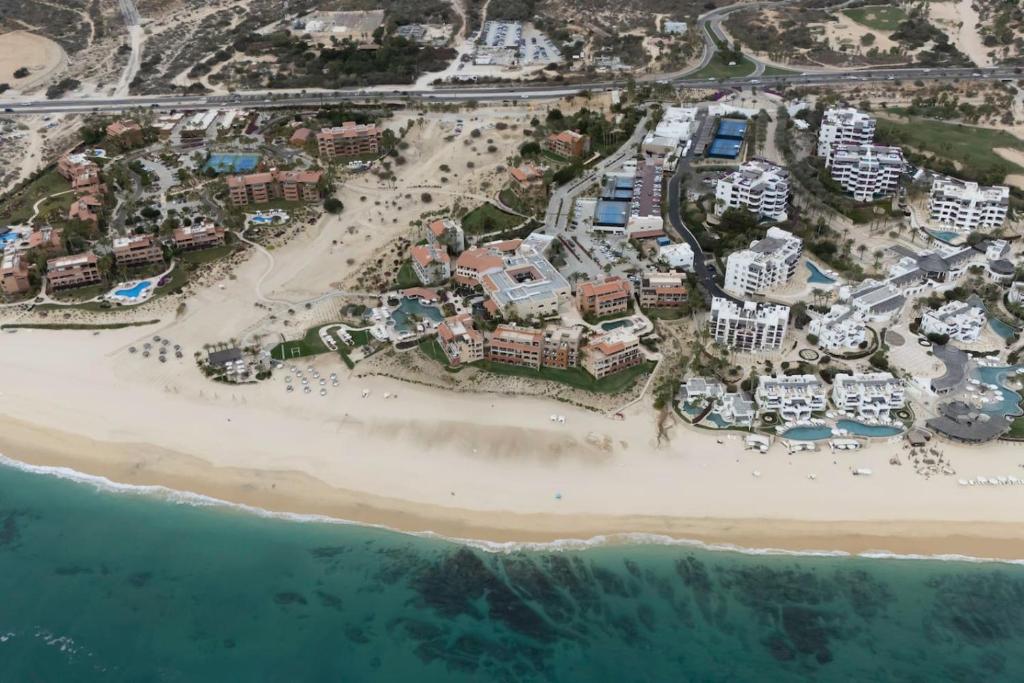 Luxury Unique Oceanfront Penthouse - 4