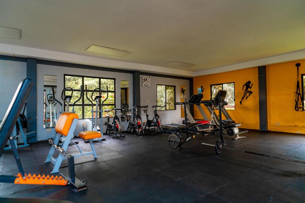 Via Samborondón Ciudad Celeste, Tipo Mansión, 5 camas, 4 hab, piscina gym - 2