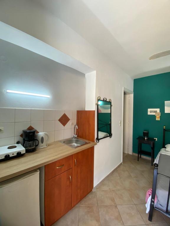 Pansion Limni — Hotel rooms in Keri, Ionian Islands