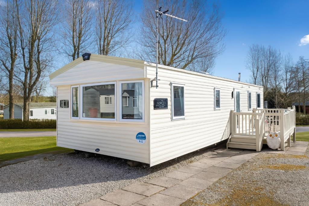 Marton Mere Holiday Village - Holiday Accommodation 18682, Blackpool