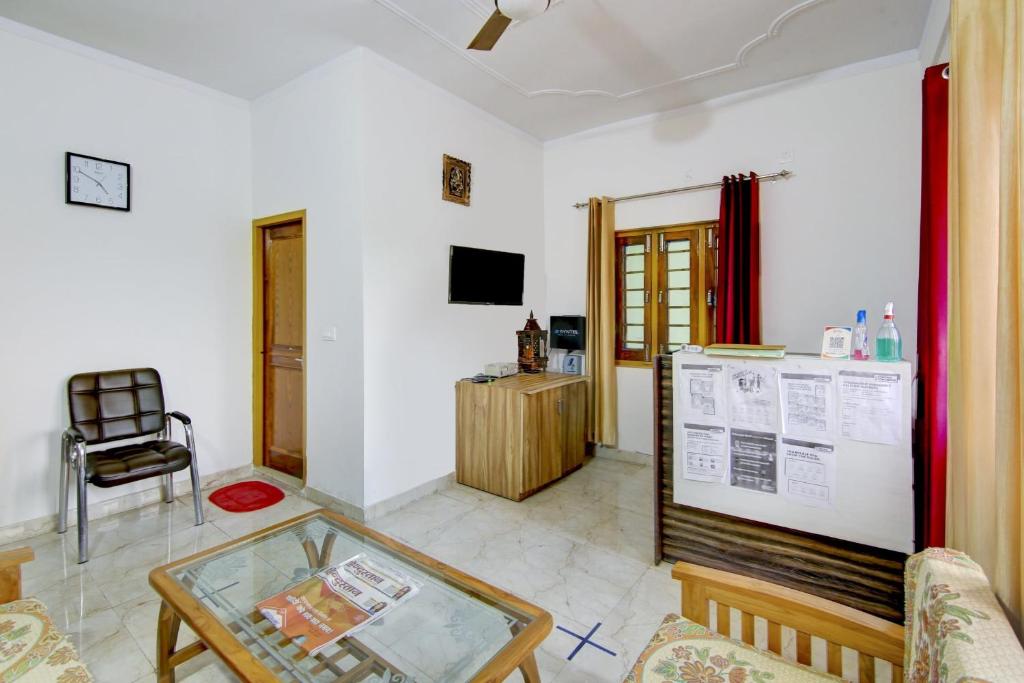 SPOT ON Chandra's Residence, Déhrádún