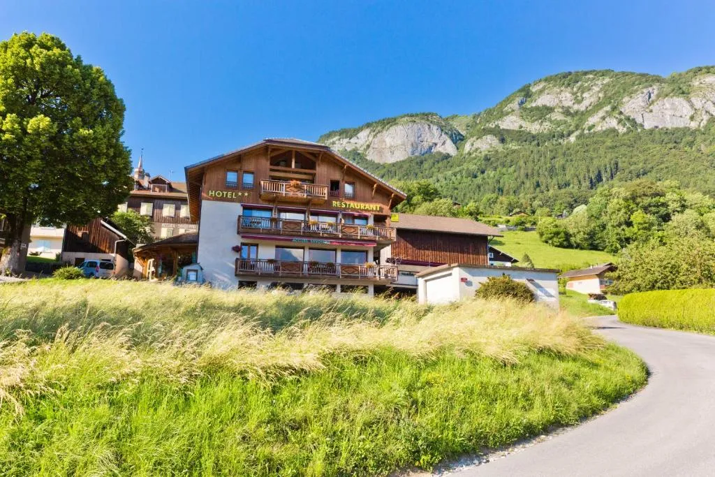 Accueil Savoyard, hotel in Mieussy