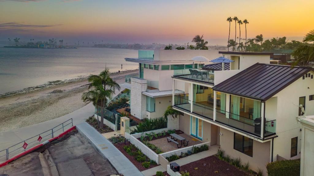 Catamaran by AvantStay 50ft to Beach Views, San Diego