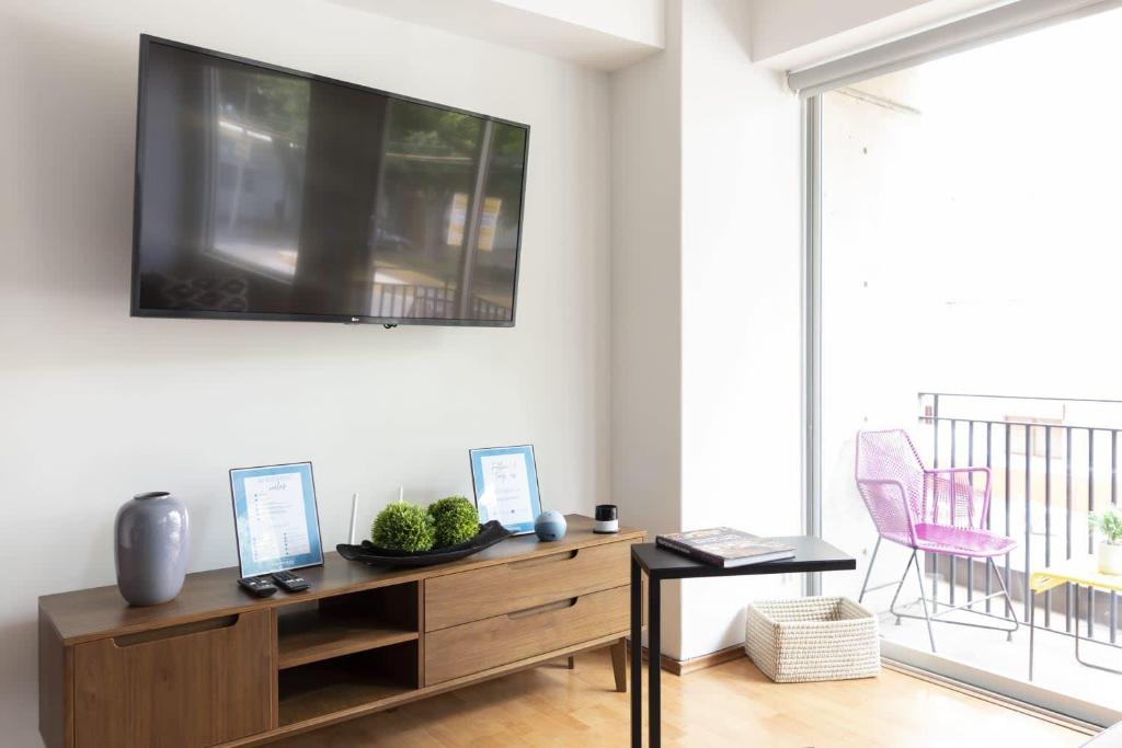 Capitalia - Chic and Stylish Flat - 1
