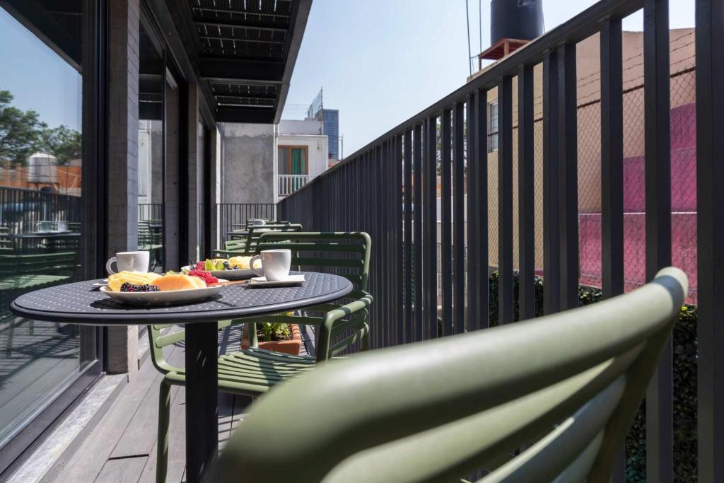 Capitalia - Simply The Best Condo - 3