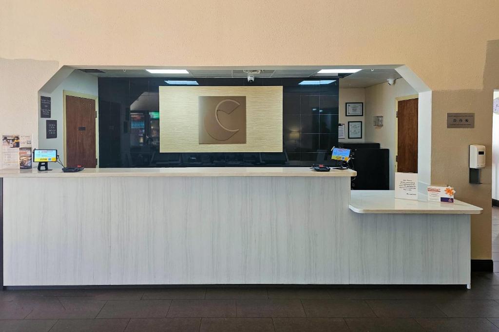 컴포트 인 앤 스위트 포트 로더데일 웨스트 턴파이크 호텔 이미지 1