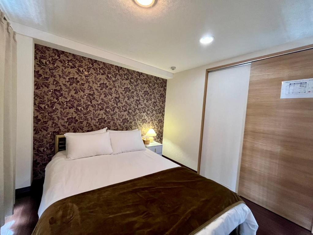 Imperial Tateishi, Tokyo