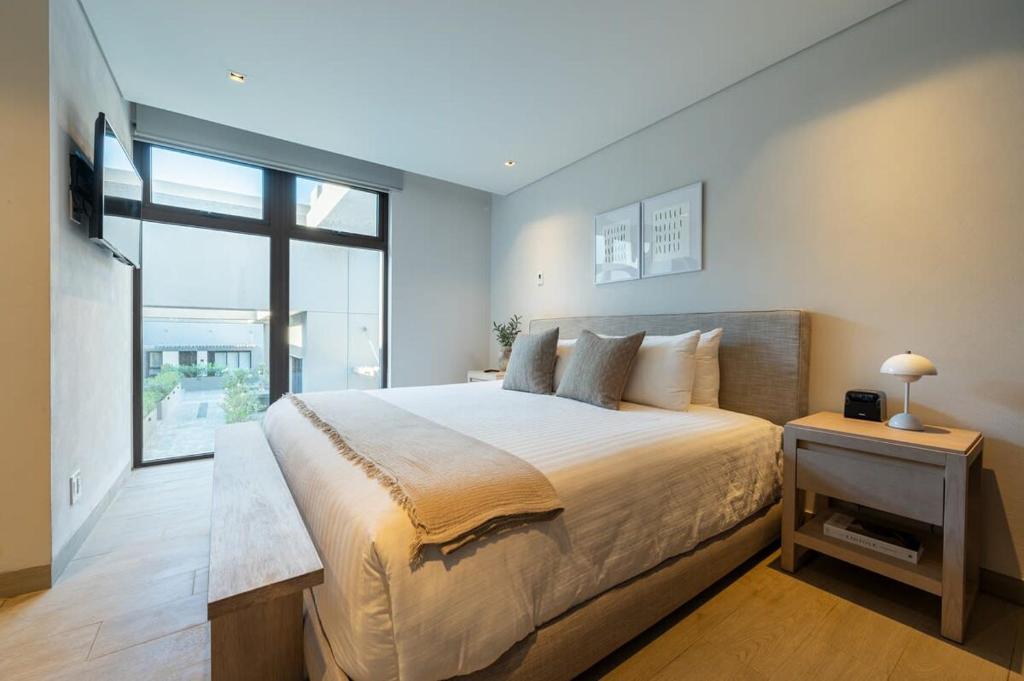 Capitalia Chic 3BR w Terrace Gym Near Paraiso - 3