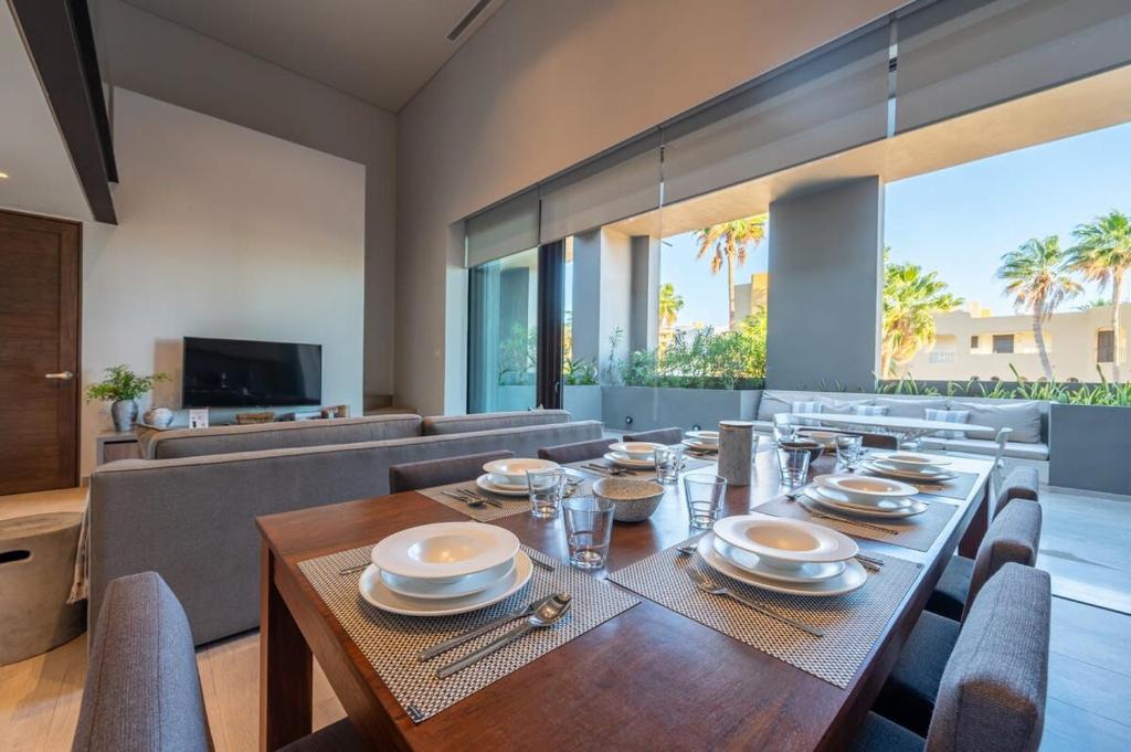 Capitalia Chic 3BR w Terrace Gym Near Paraiso - 4