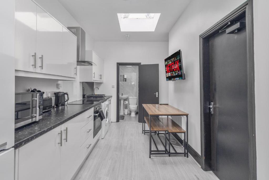 Stylish 2BR Apartment in Sheldon, Sheldon