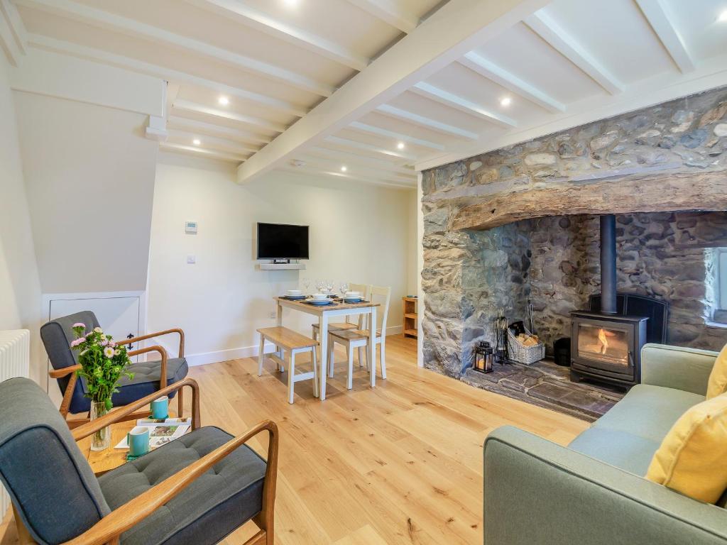 Dyserth, Clynnog-fawr