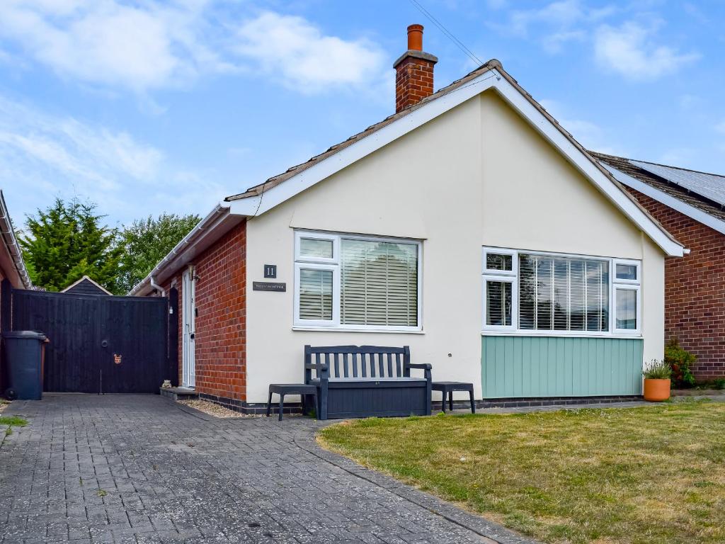 Pinecote, Bottesford