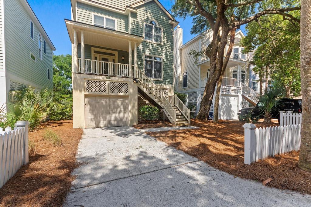 GP72: 72 Grand Pavilion, Isle of Palms