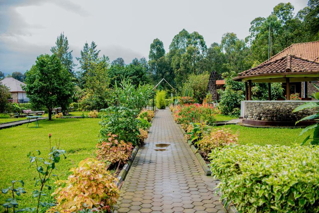 Karisimbi Cave Resort, Ruhengeri