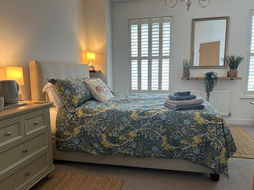 Best Location Ever, Cheltenham