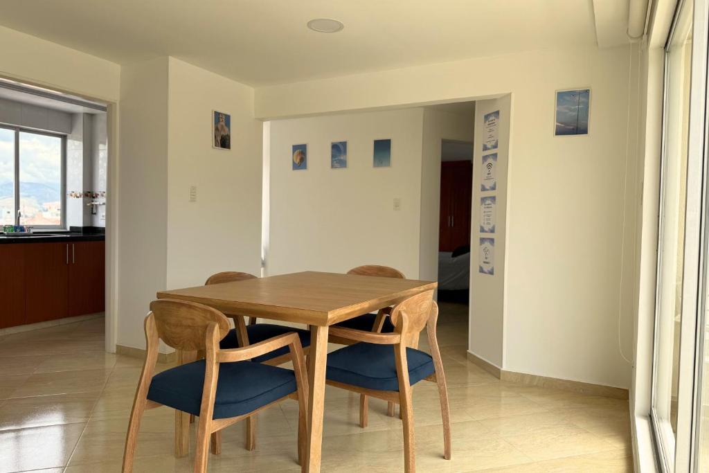 Comodo Apartamento con Terraza Privada - 4