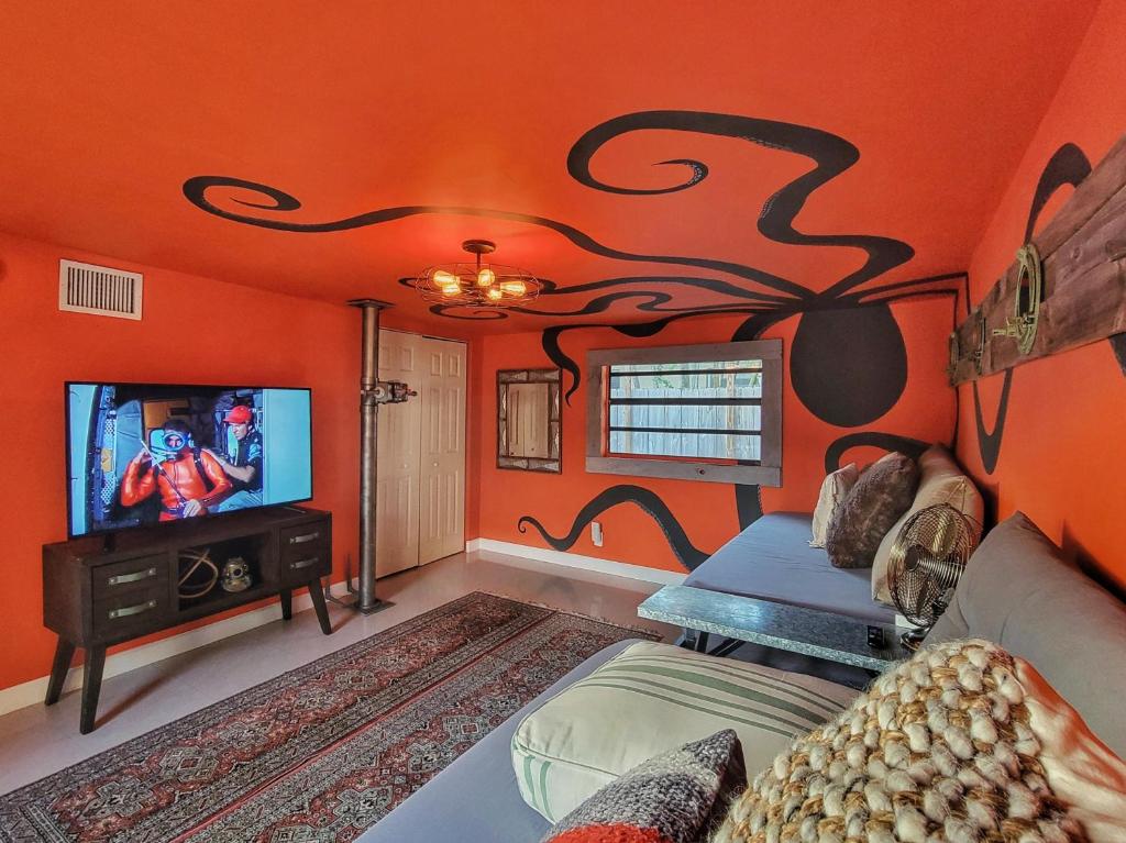 The Captain's Landing - 4 bedroom - 2 bathroom - Outdoor soaking tub - Adventure home, Fort Lauderdale