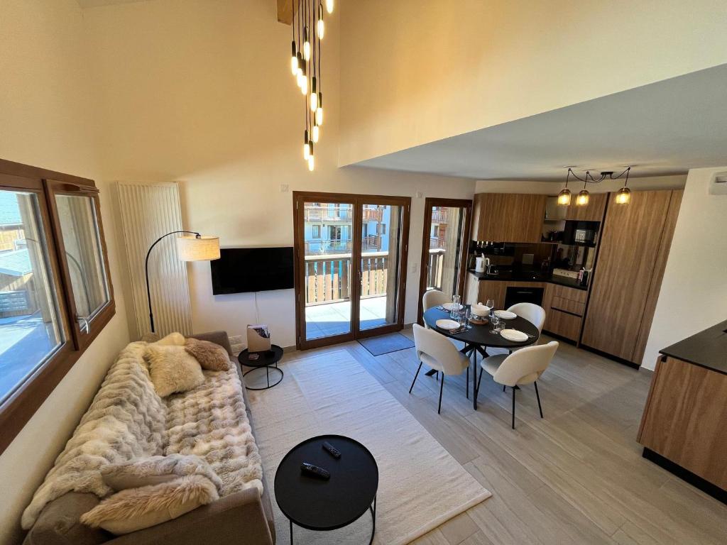 Duplex élégant au centre, vue vallée, confort moderne - FR-1-624-185 - 1