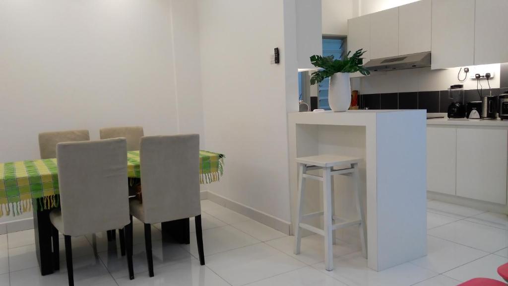 INFA - Muslim House @ Seroja Apartment, Johor Bahru photo