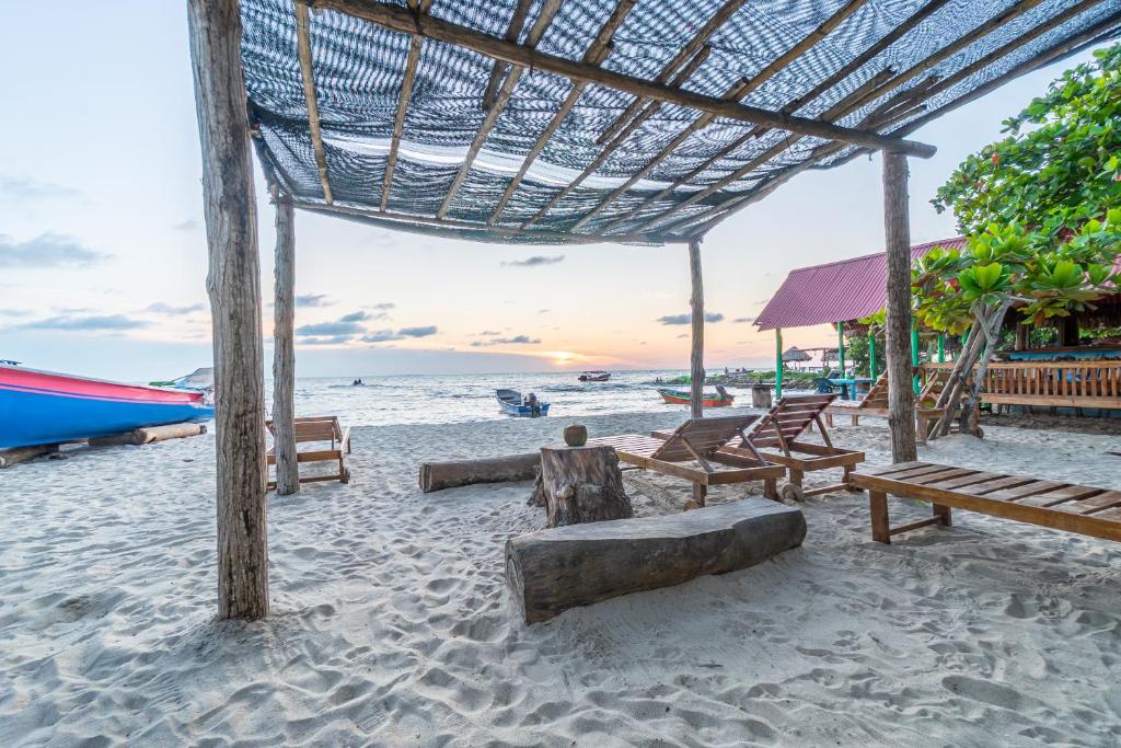 Kuruba beach home stays - 3