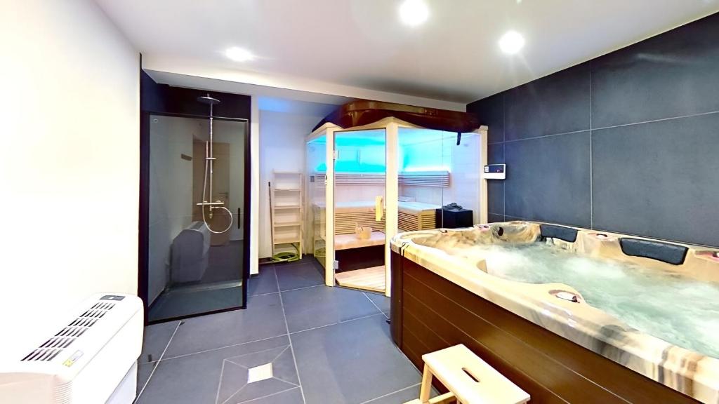 Casa-Le Cherk Chalet 300m2 jacuzzi sauna Vars - 3