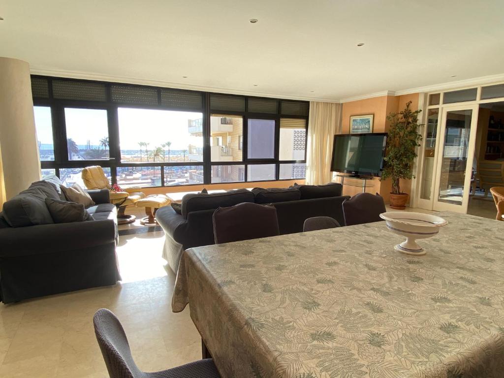 4 bedroom apartment close by beach in Fuengirola - 3