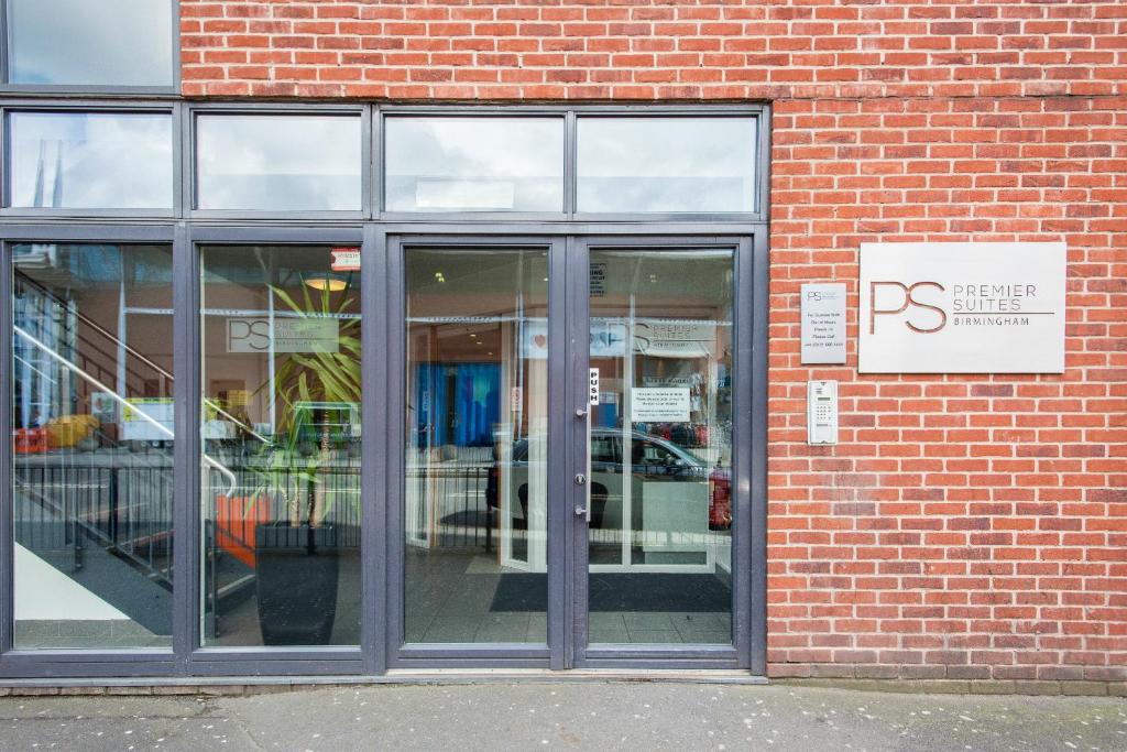Entrance, PREMIER SUITES Birmingham in Birmingham